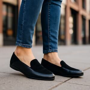 Dansko The Lace 37 7 US Black Women's Leather Slip-On Almond Toe Loafer Flat